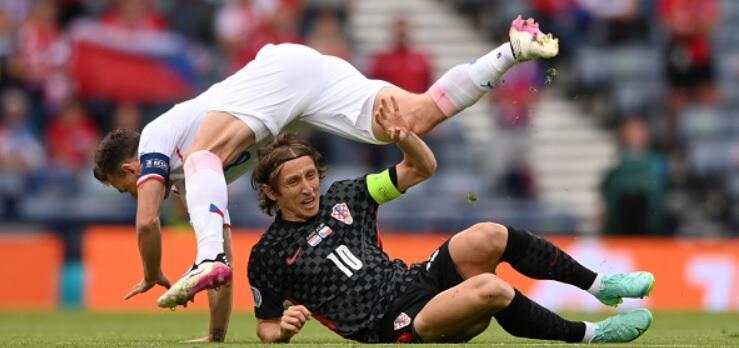 Betfair _ CE 2020 _ Croatia - Cehia _ Modric _ 001 _ Slide.jpg