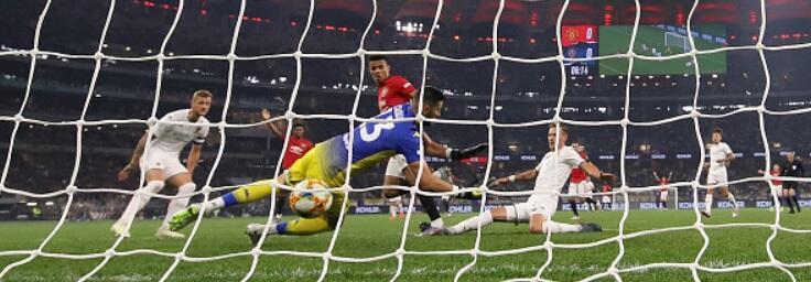 Betfair _ Man united - Leeds United _ 002 _ Slide.jpg