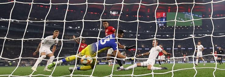 Betfair _ Manchester United - Leeds United _ Premier League _ 002 _ Slide.jpg