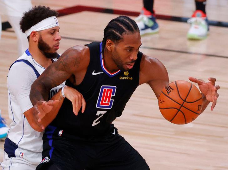 Ponturi pariuri NBA: cine ajunge în finalele de conferință